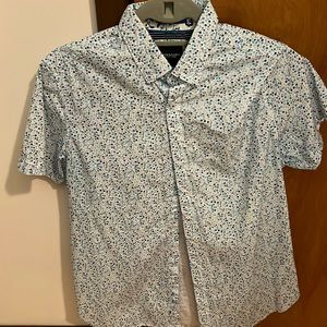 Small Denim & Flower Mens button down short sleeve blue/white patterned